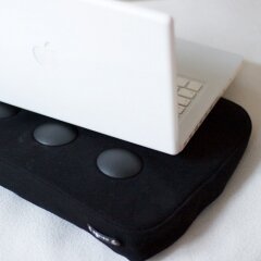 Bosign Laptop Pillow in Black